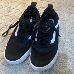 Vans women’s size 8 or boys 6.5 NEW- never worn